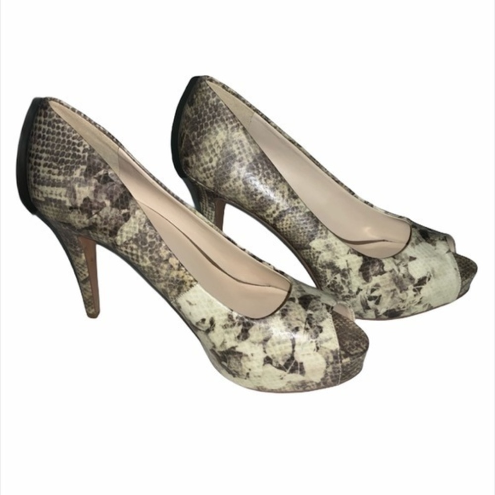 Nine West Camya Snake Skin Peep toe Stiletto Heels Sz 8 Gray and Cream/Off White